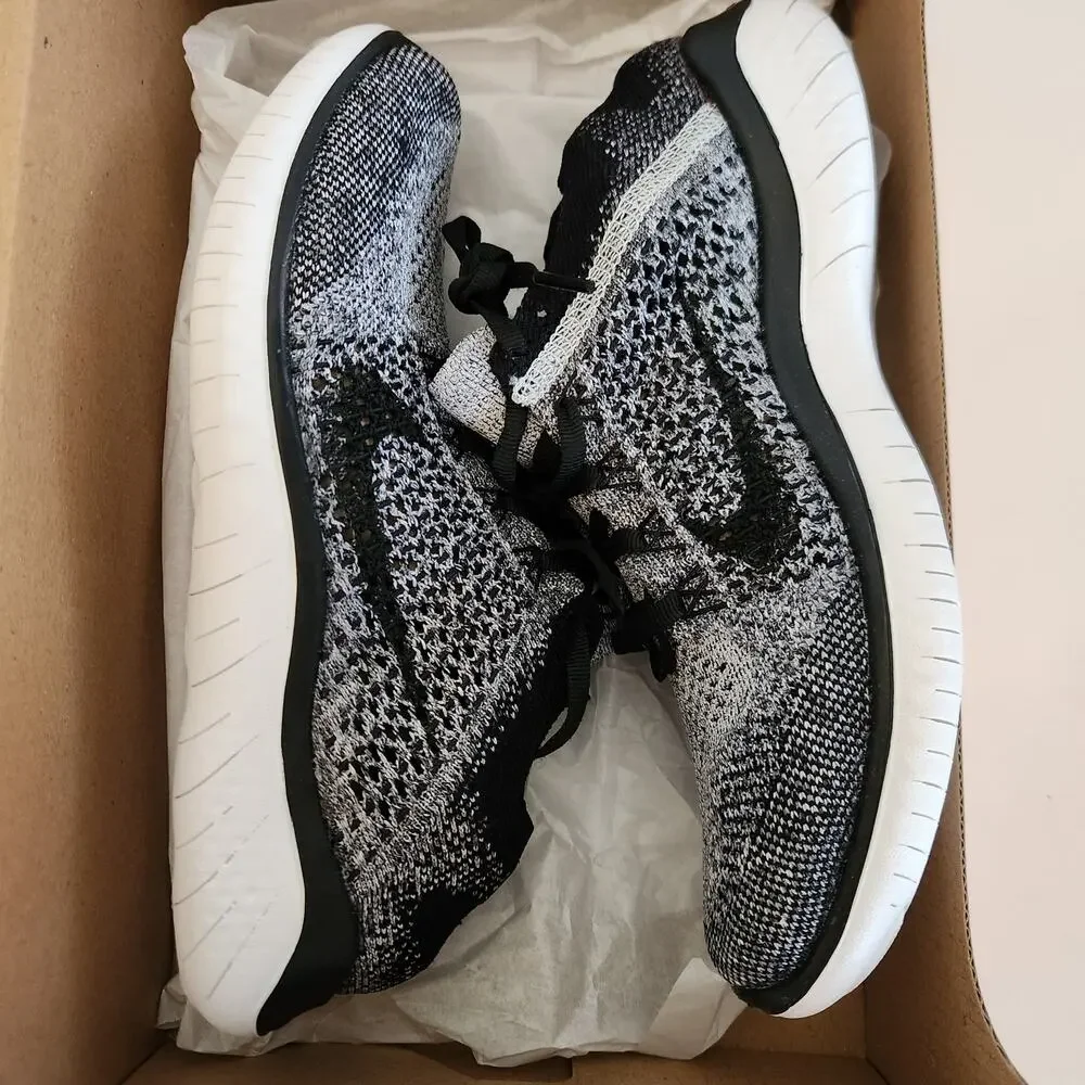 Nike Womens WMNS Free RN Flyknit 2018 942839 101 - Size 8 White/Black